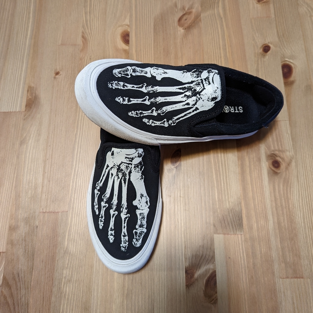 Straye skateboarding skeleton slip ons